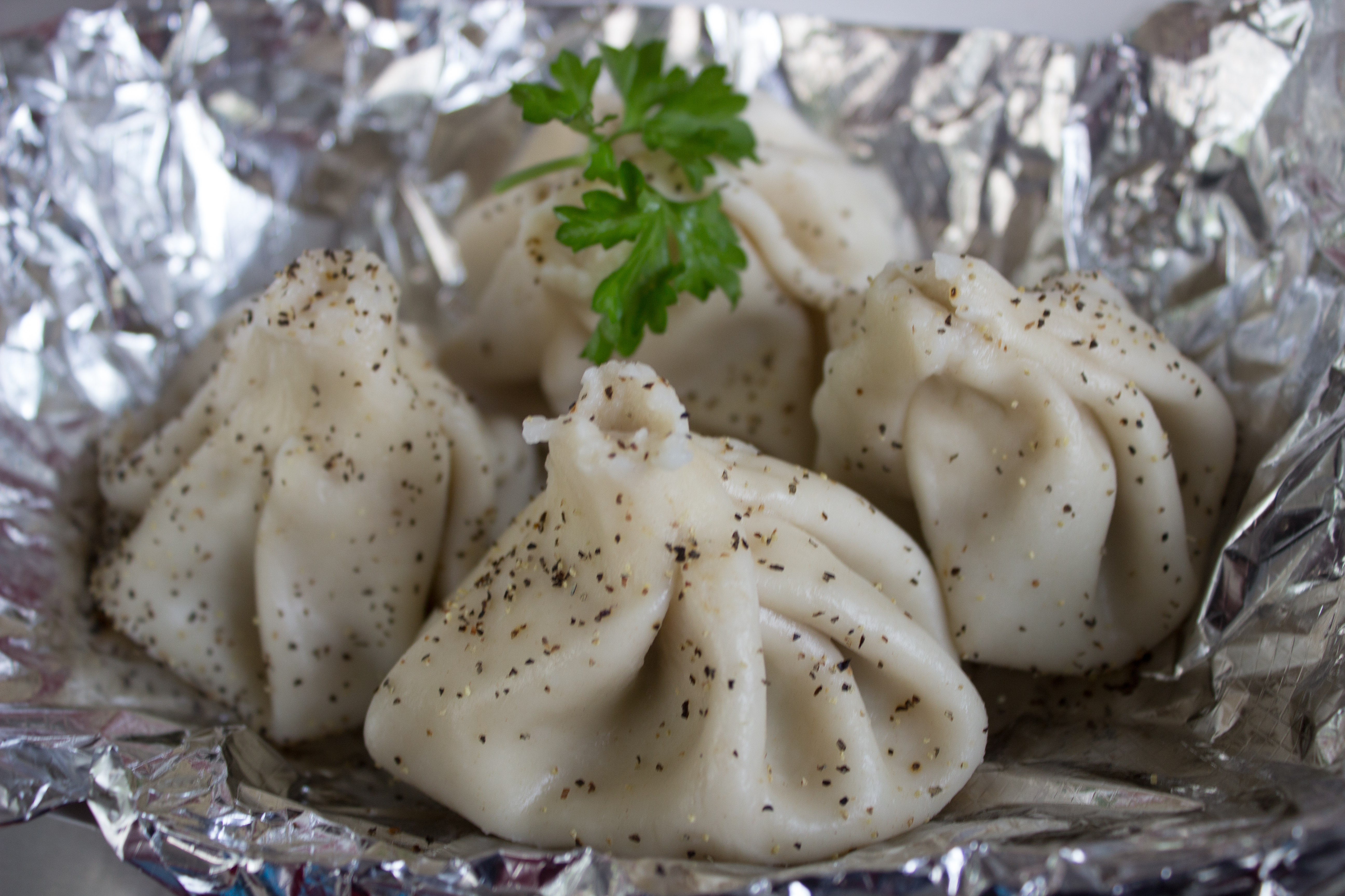 Discover Khachapuri and Khinkali! A Late Night Culinary Adventure! Kargi Gogo Steven Shomler